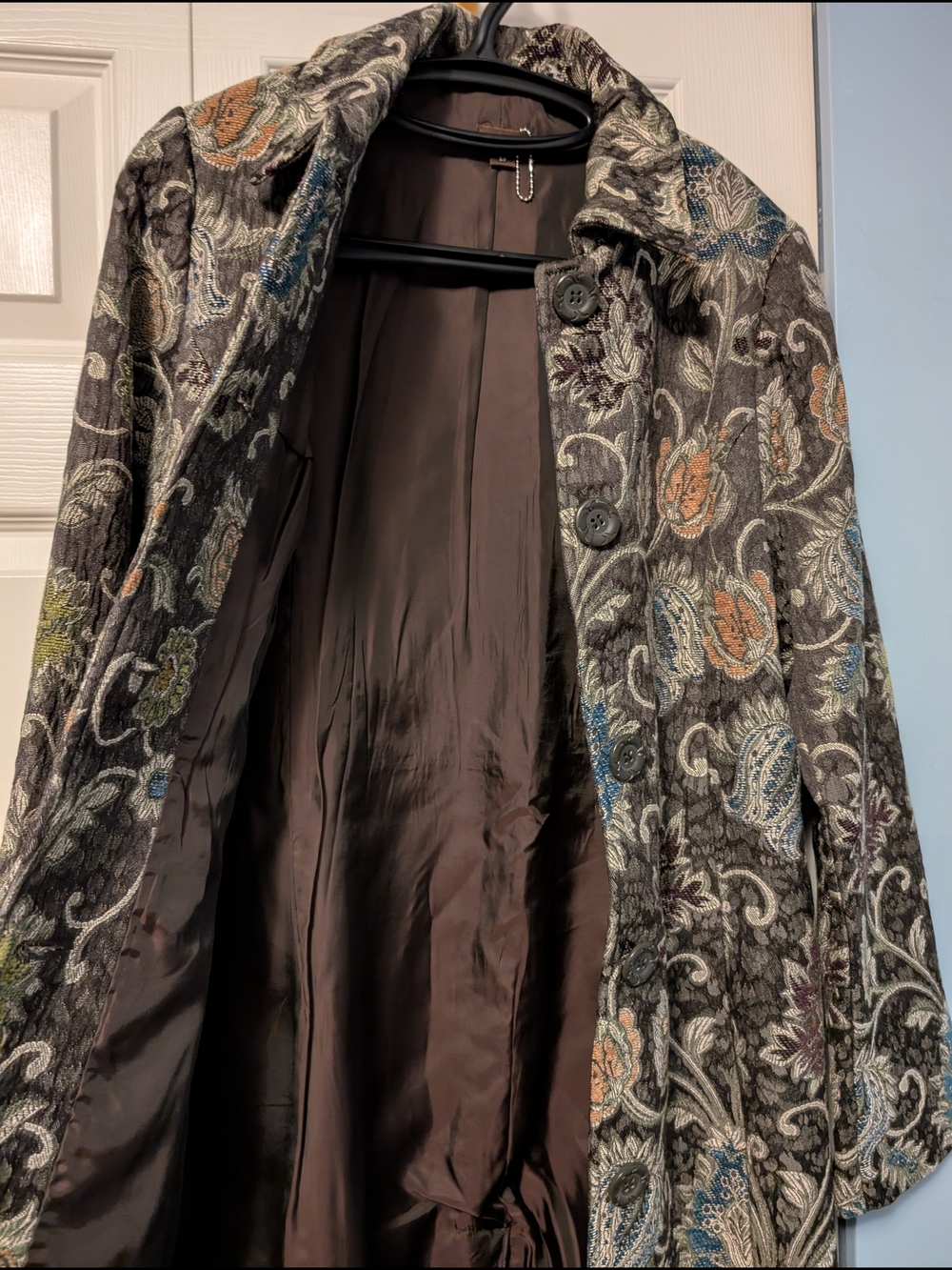 Jacquard Floral Long Women's Robe Coat in Earthy Shades with Multi-Color Accents - Picture 2 of 7